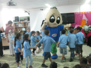 ساعة قصة للأديبة "إلهام دويري تابري" في مدرسة الأخوة العربية الابتدائية